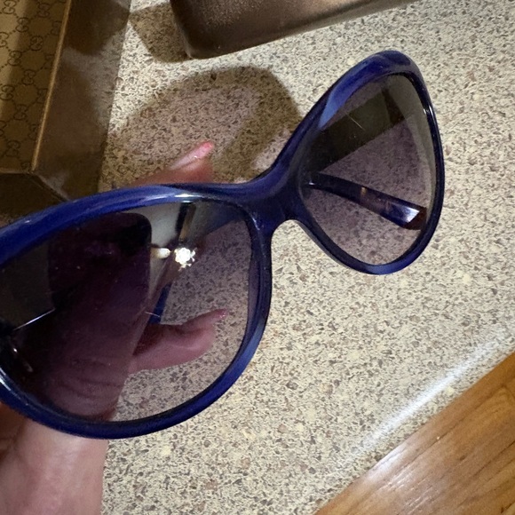Gucci Blue Cat-Eye Sunglasses - Picture 6 of 10